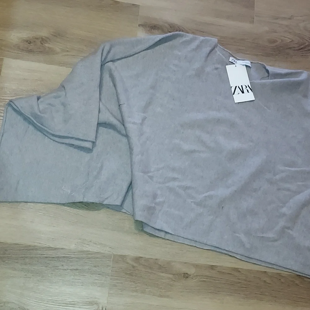 ZARA REAL WOOL SOFT ASYMMETRIC SWEATER NWT SIZE MEDIUM